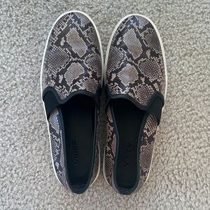 Vince Snakeskin Print Leather Flats – Size 7